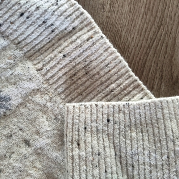 โ๏ธ Snowflake confetti pullover sweater! - Picture 5 of 7